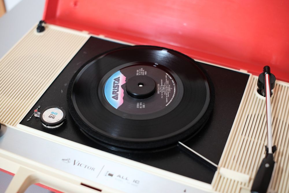 通販｜レトロなポータブルレコードプレーヤー｜ビクター（victor